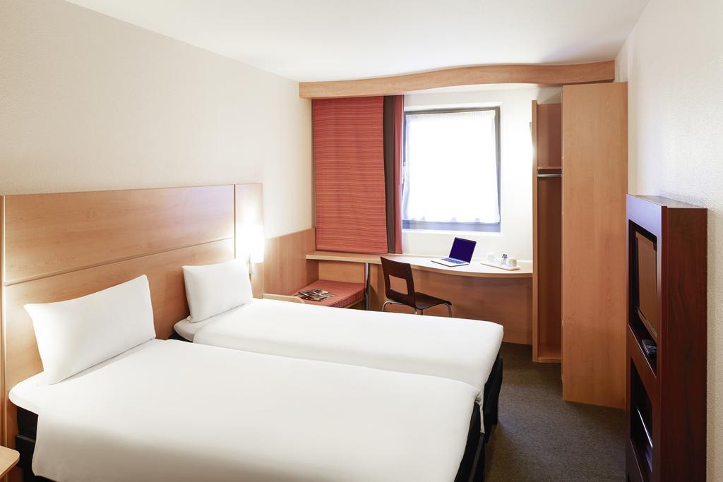 Ibis Chesterfield North - Barlborough Exterior photo